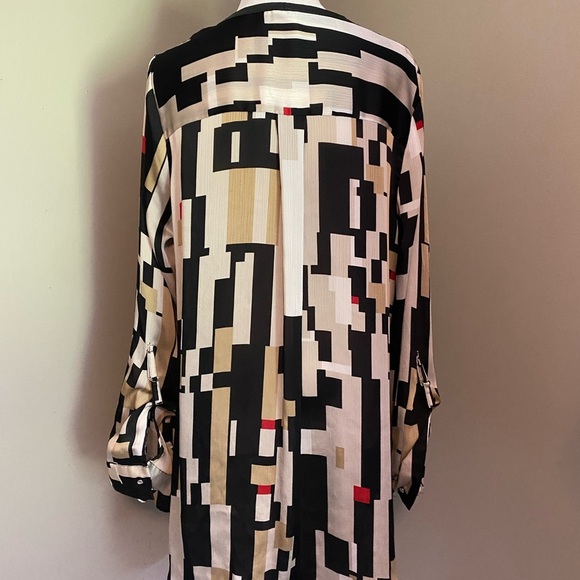 Chic Geometric Black and Cream Women's Top - Picture 7 of 10